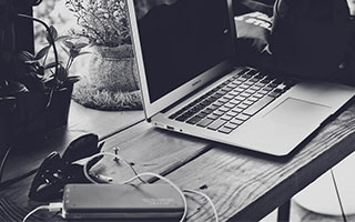 “消失”33天！巴萨副队长回来了：周一回归训练 6000人见证